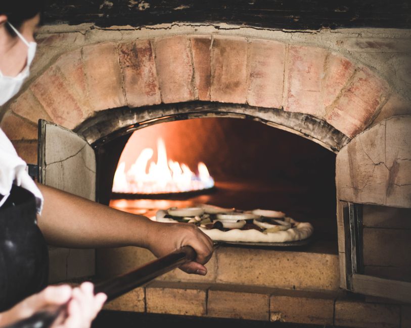 Red Hot Mamma Warwick Traditional Pizza Oven